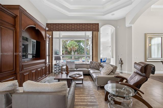 307 Charroux Dr, Palm Beach Gardens, FL 33410