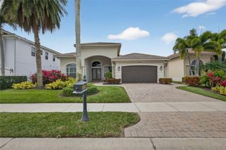 307 Charroux Dr, Palm Beach Gardens, FL 33410