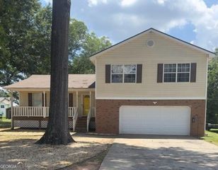 5370 QUEEN ESTER Court, Ellenwood, GA 30294