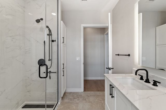 18 Artisan Drive 401, Salem, NH 03079