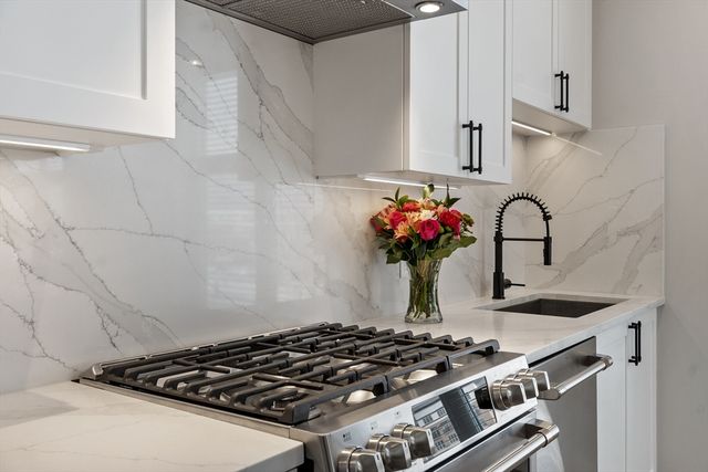 18 Artisan Drive 401, Salem, NH 03079