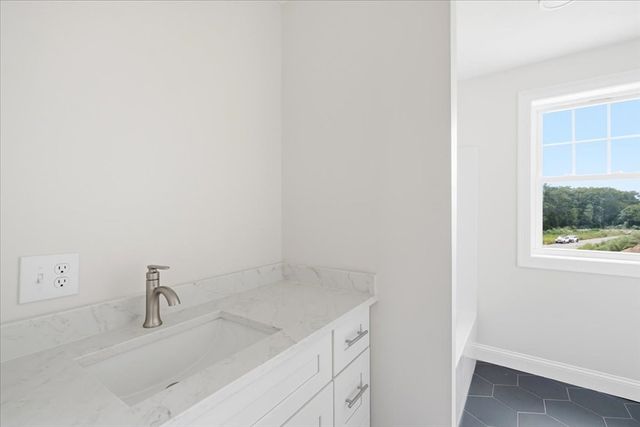 9 Jasmine Way, Bridgewater, MA 02324