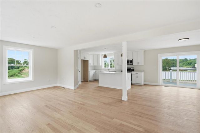 9 Jasmine Way, Bridgewater, MA 02324