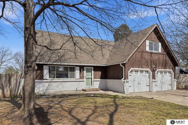 3640 Wildbriar Lane, Lincoln, NE 68516