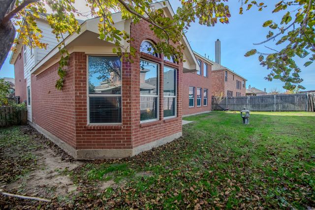 2228 Sparrow Hawk Court, Grand Prairie, TX 75052