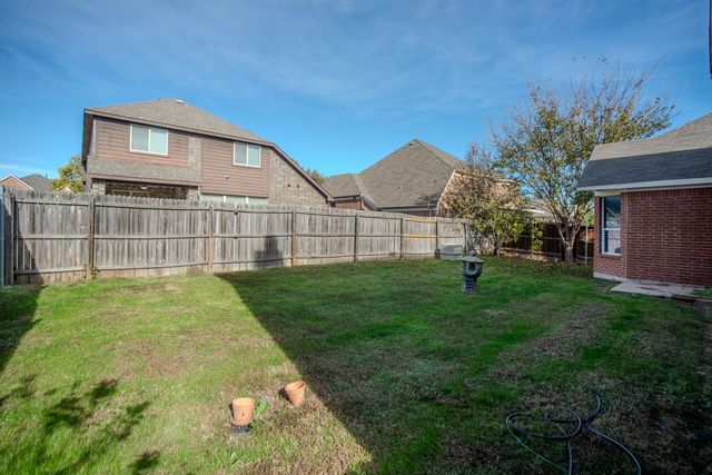 2228 Sparrow Hawk Court, Grand Prairie, TX 75052