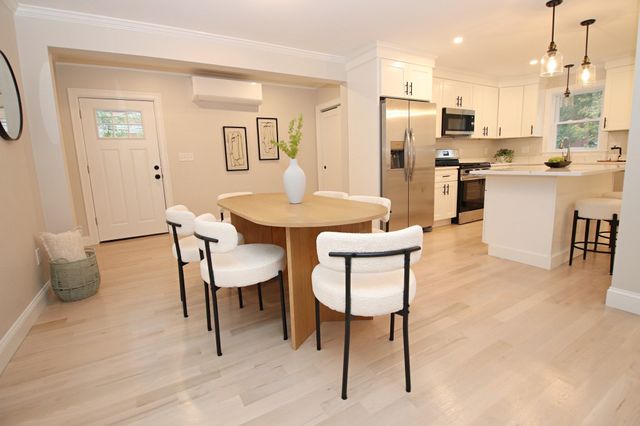 27 Holbrook Court 1, Melrose, MA 02176