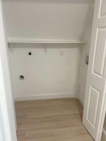 27 Holbrook Court 1, Melrose, MA 02176
