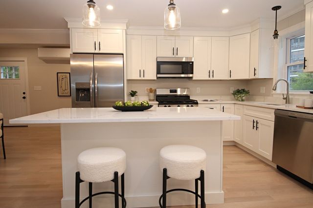 27 Holbrook Court 1, Melrose, MA 02176