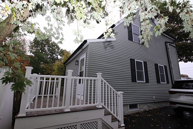 27 Holbrook Court 1, Melrose, MA 02176