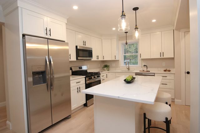27 Holbrook Court 1, Melrose, MA 02176