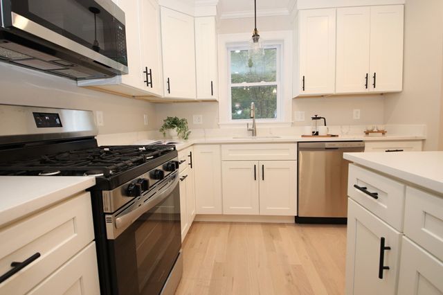 27 Holbrook Court 1, Melrose, MA 02176