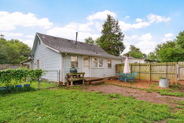 629 N Warren Avenue, Springfield, MO 65802