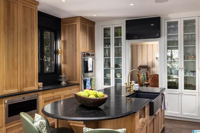 4216 KENNESAW DRIVE, Mountain Brook, AL 35213