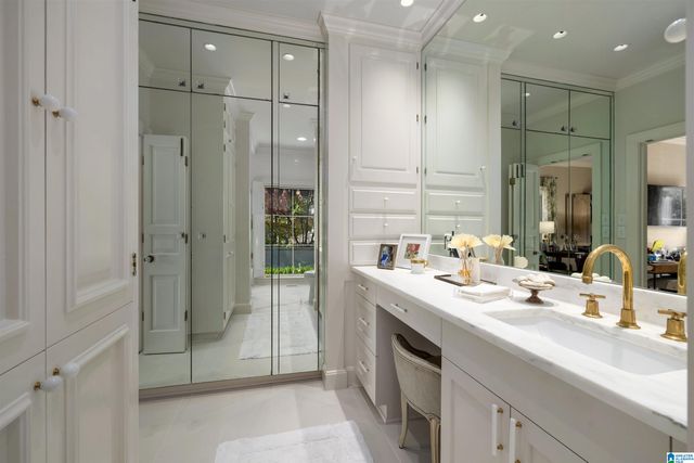 4216 KENNESAW DRIVE, Mountain Brook, AL 35213