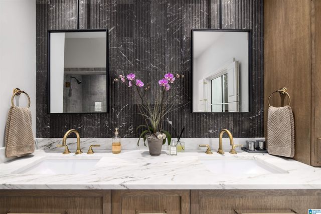 4216 KENNESAW DRIVE, Mountain Brook, AL 35213