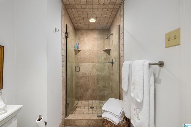 4216 KENNESAW DRIVE, Mountain Brook, AL 35213