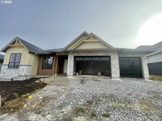 12303 Nw 17TH Ave, Vancouver, WA 98685