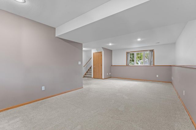 6159 Hillsboro Drive NW, Rochester, MN 55901