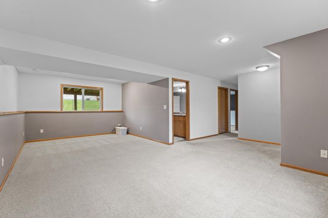 6159 Hillsboro Drive NW, Rochester, MN 55901