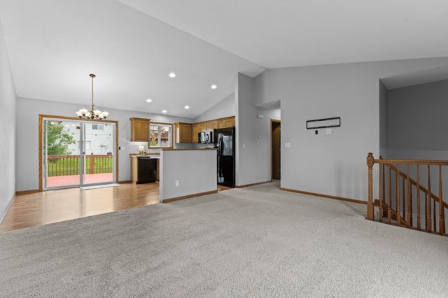 6159 Hillsboro Drive NW, Rochester, MN 55901