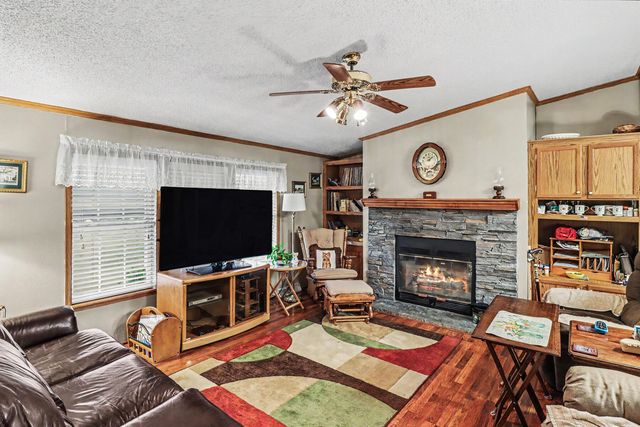 39 Rosa Drive, Saint Matthews, SC 29135