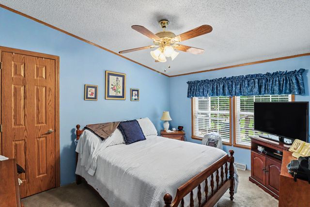 39 Rosa Drive, Saint Matthews, SC 29135