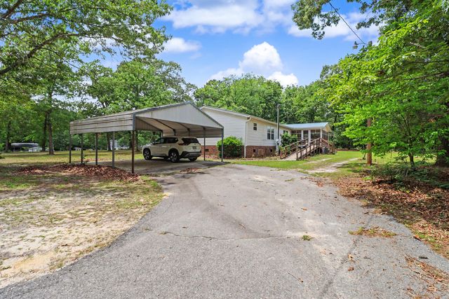 39 Rosa Drive, Saint Matthews, SC 29135