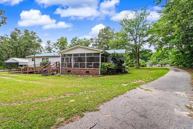 39 Rosa Drive, Saint Matthews, SC 29135