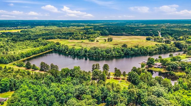 39 Rosa Drive, Saint Matthews, SC 29135