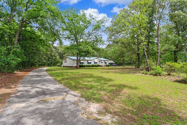 39 Rosa Drive, Saint Matthews, SC 29135