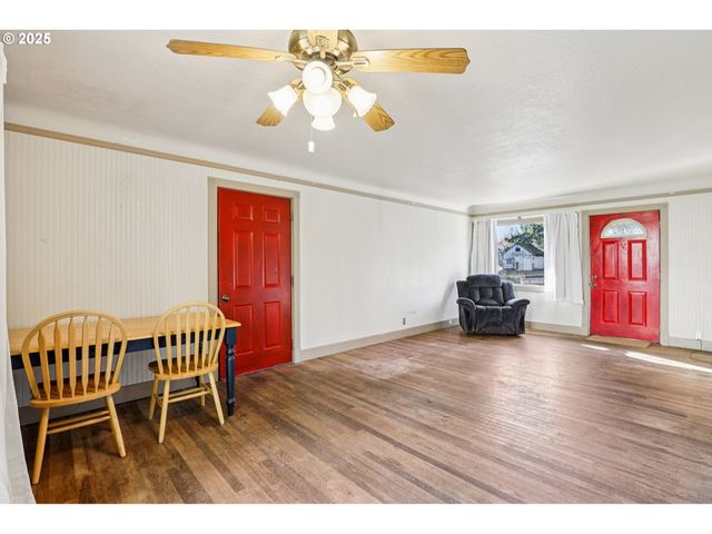 224 Ne 92ND Pl, Portland, OR 97220