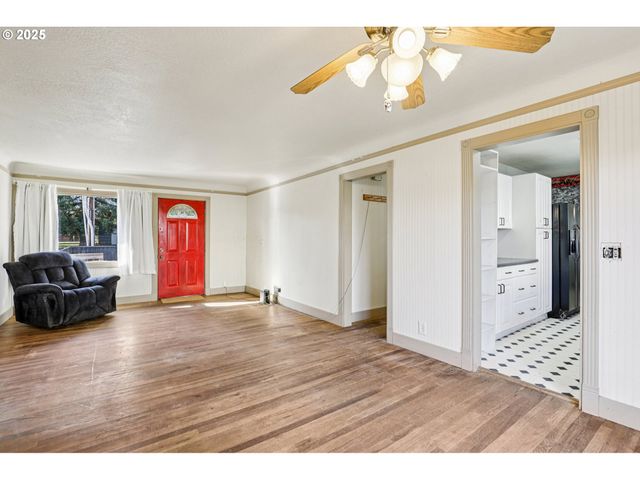 224 Ne 92ND Pl, Portland, OR 97220