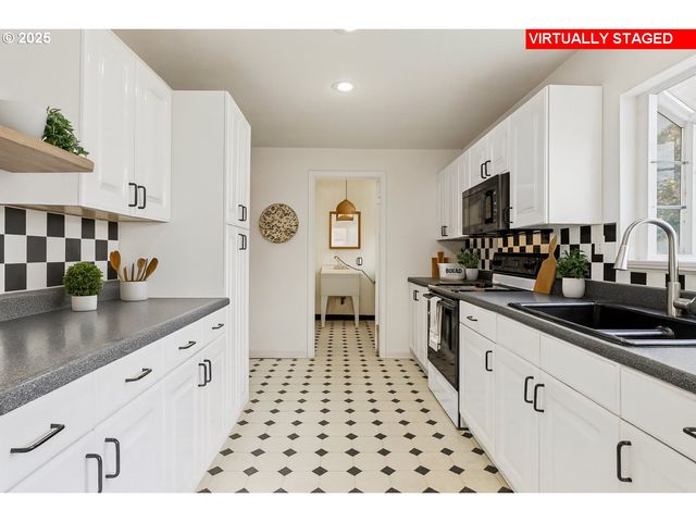 224 Ne 92ND Pl, Portland, OR 97220