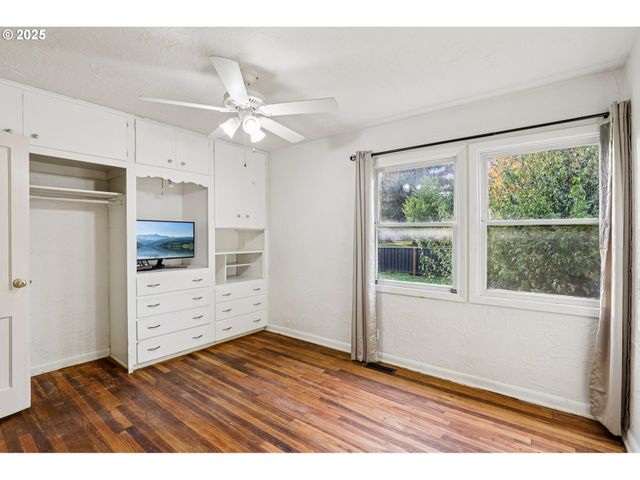 224 Ne 92ND Pl, Portland, OR 97220