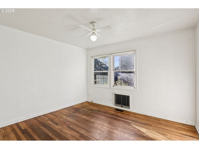 224 Ne 92ND Pl, Portland, OR 97220