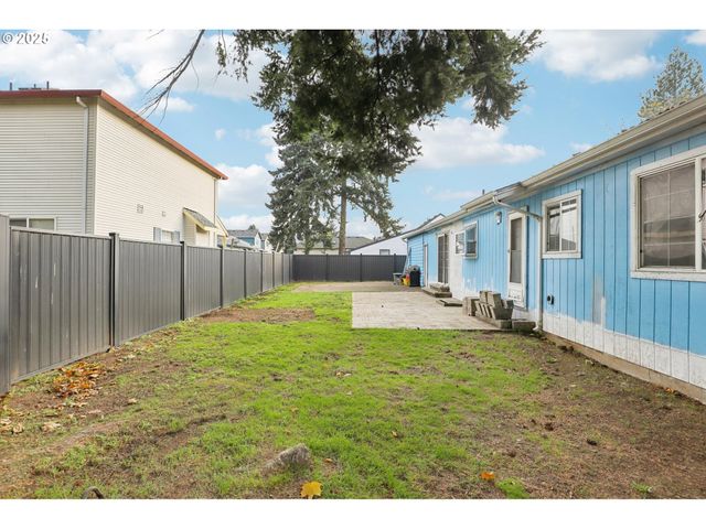 224 Ne 92ND Pl, Portland, OR 97220