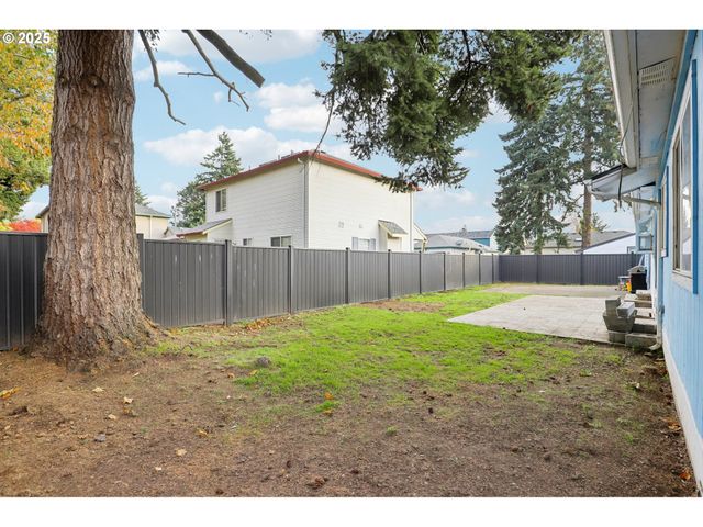224 Ne 92ND Pl, Portland, OR 97220