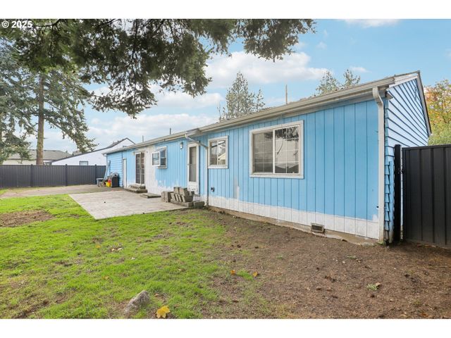 224 Ne 92ND Pl, Portland, OR 97220