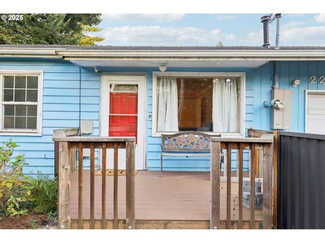 224 Ne 92ND Pl, Portland, OR 97220