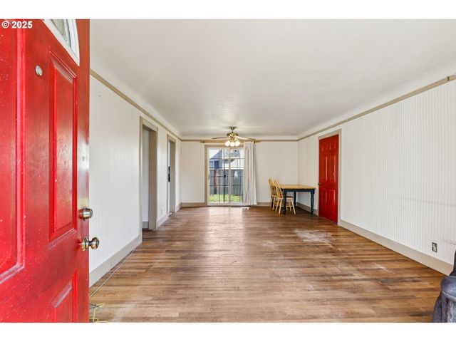 224 Ne 92ND Pl, Portland, OR 97220