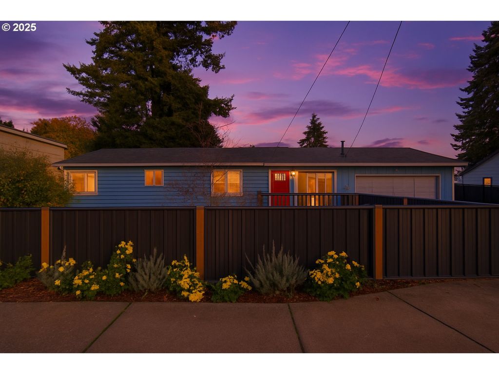 224 Ne 92ND Pl, Portland, OR 97220
