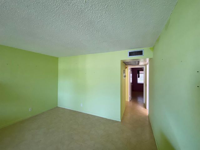 95 CAMBRIDGE E 95, West Palm Beach, FL 33417