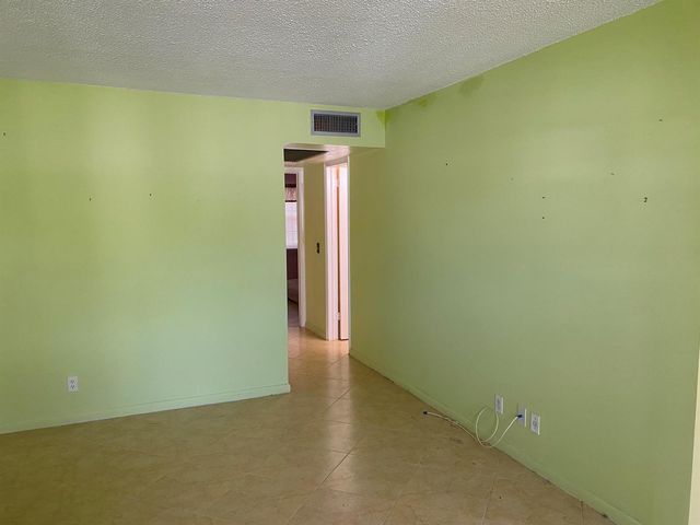 95 CAMBRIDGE E 95, West Palm Beach, FL 33417