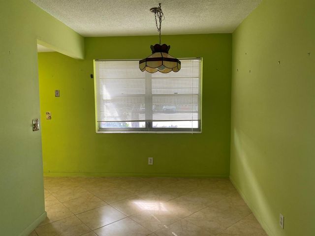 95 CAMBRIDGE E 95, West Palm Beach, FL 33417
