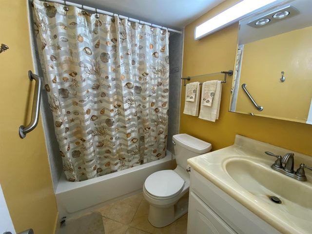 95 CAMBRIDGE E 95, West Palm Beach, FL 33417