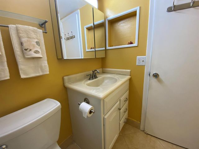 95 CAMBRIDGE E 95, West Palm Beach, FL 33417