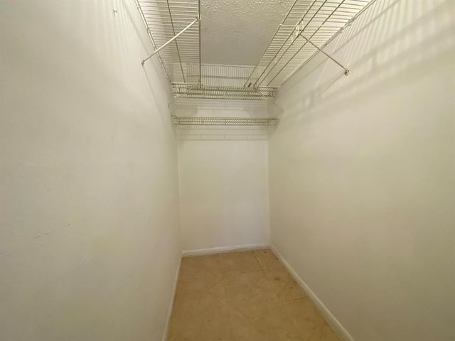95 CAMBRIDGE E 95, West Palm Beach, FL 33417
