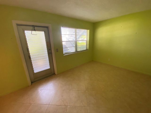 95 CAMBRIDGE E 95, West Palm Beach, FL 33417