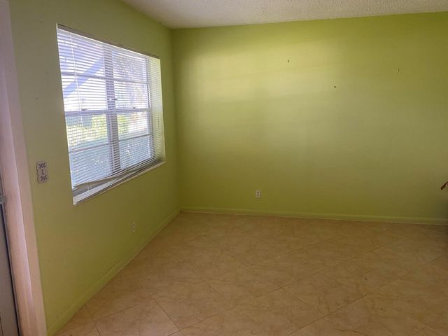 95 CAMBRIDGE E 95, West Palm Beach, FL 33417